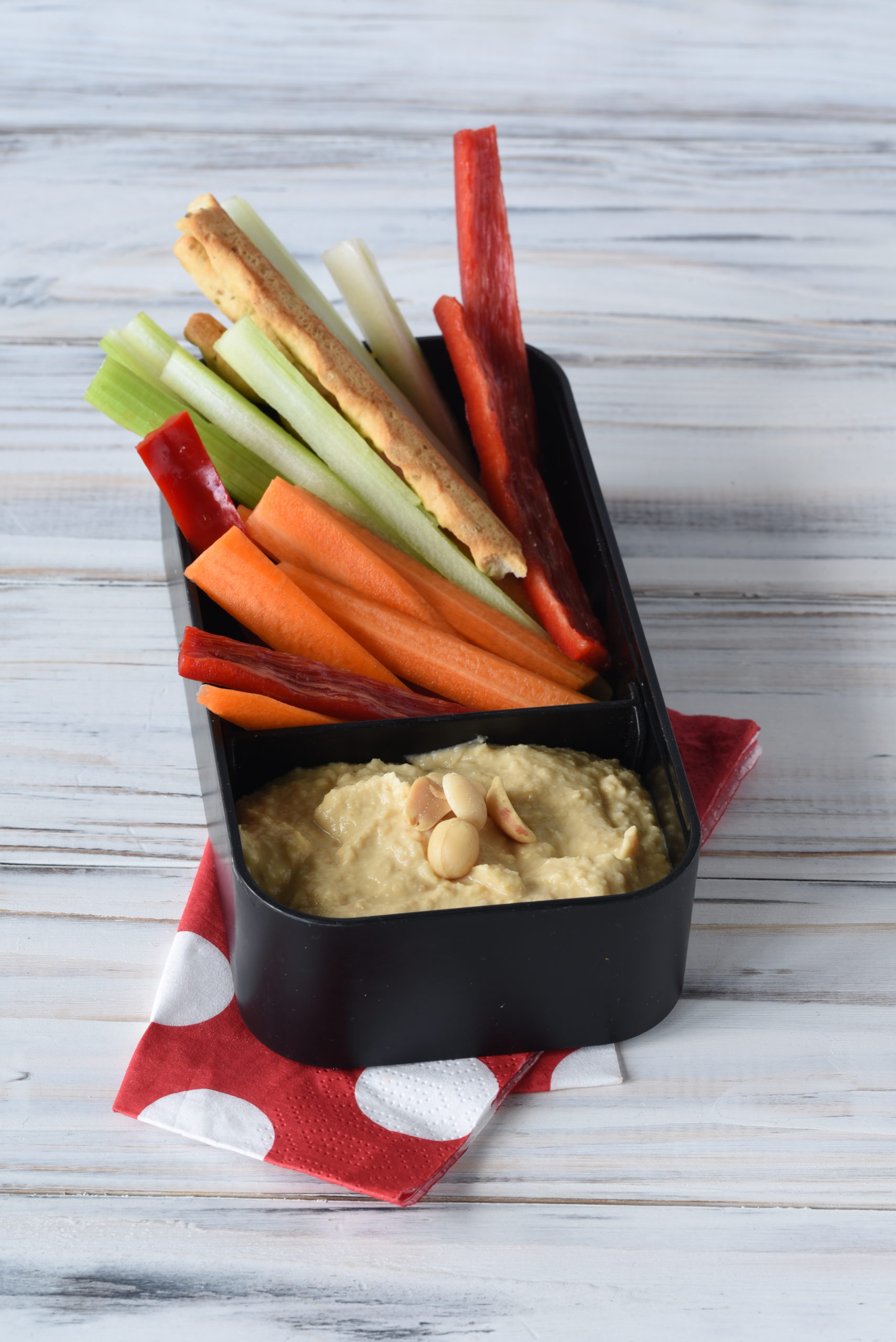 Erdnuss-Hummus mit Gemüsesticks — Inga Pfannebecker